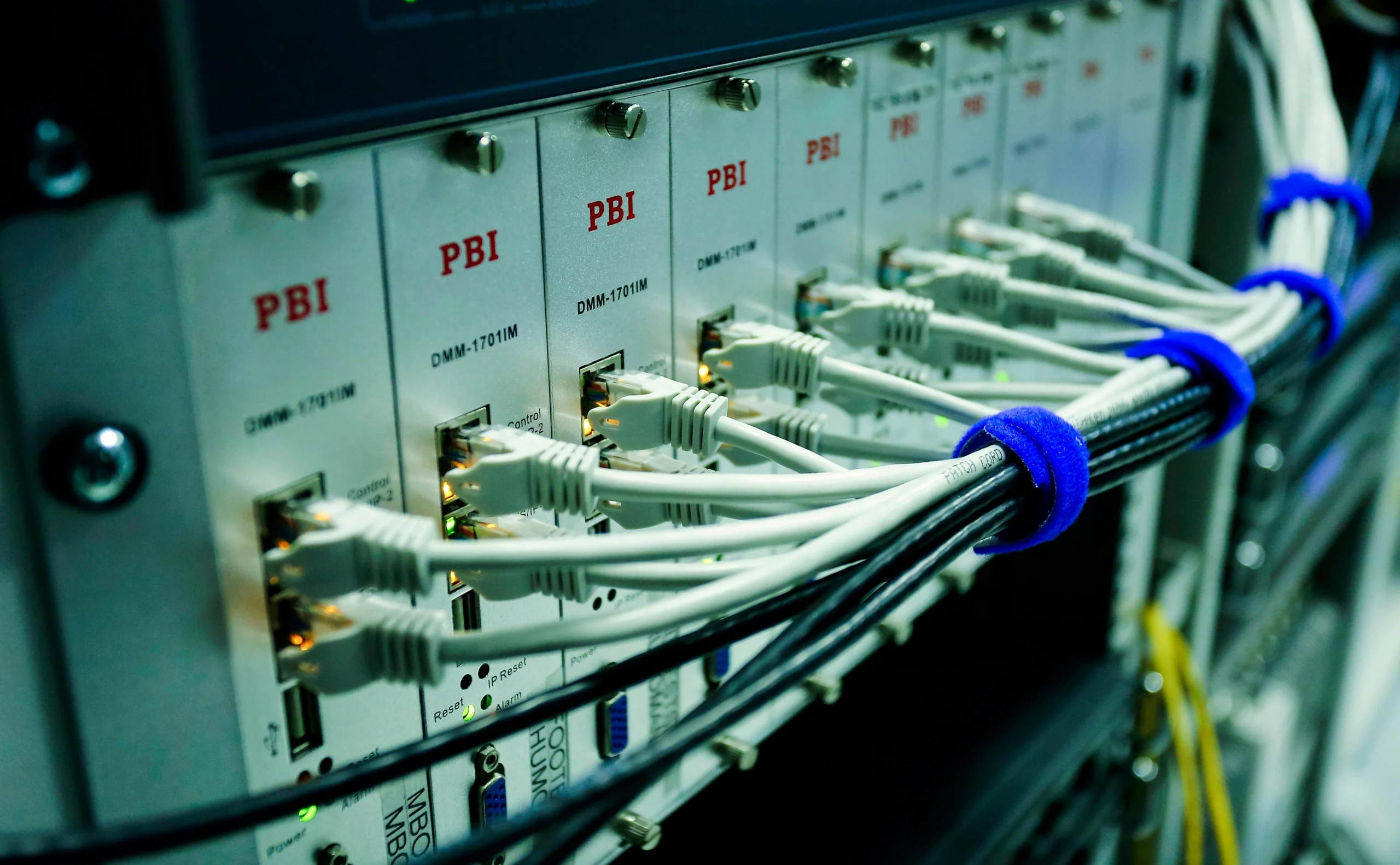 Read more about the article Dijital Güvenliğin Kalesi: Firewall