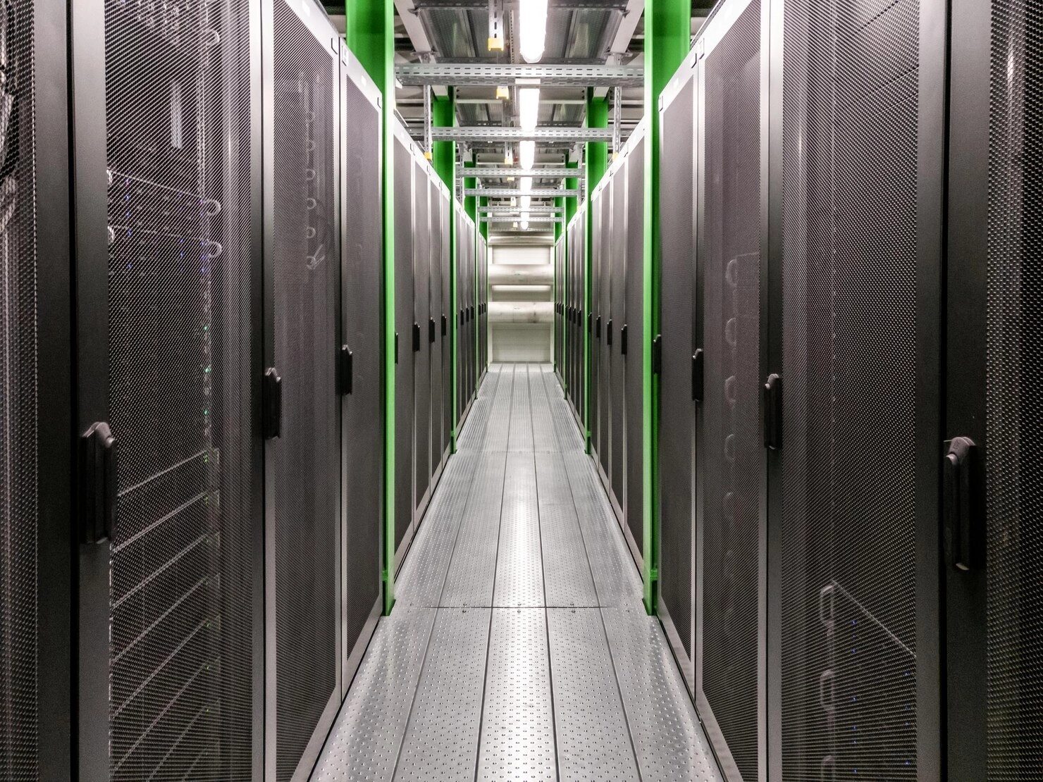Read more about the article İşletmeler İçin Server Kurulumu