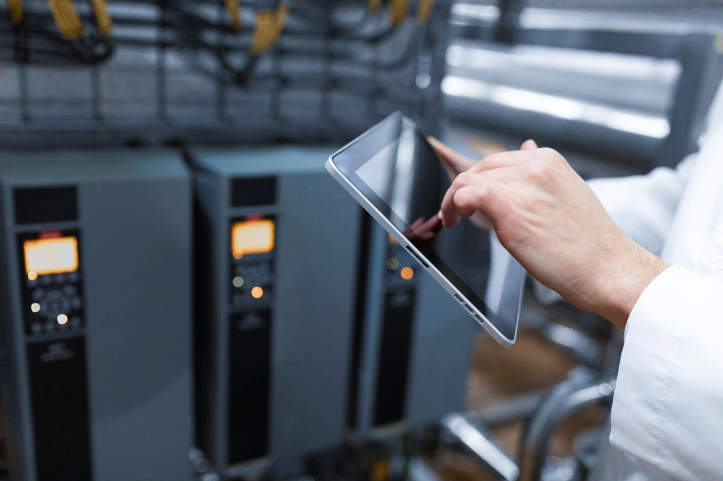 Read more about the article Kesintisiz Güç Kaynağı (UPS) Standartları